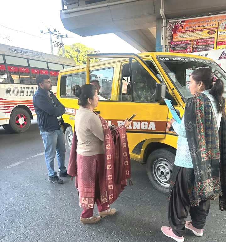 ਬੱਚਿਆਂ ਦੀ ਸੁਰੱਖਿਆ ਲਈ ਸਕੂਲੀ ਵਾਹਨਾਂ 'ਤੇ ਕੀਤੀ ਸਖ਼ਤਾਈ